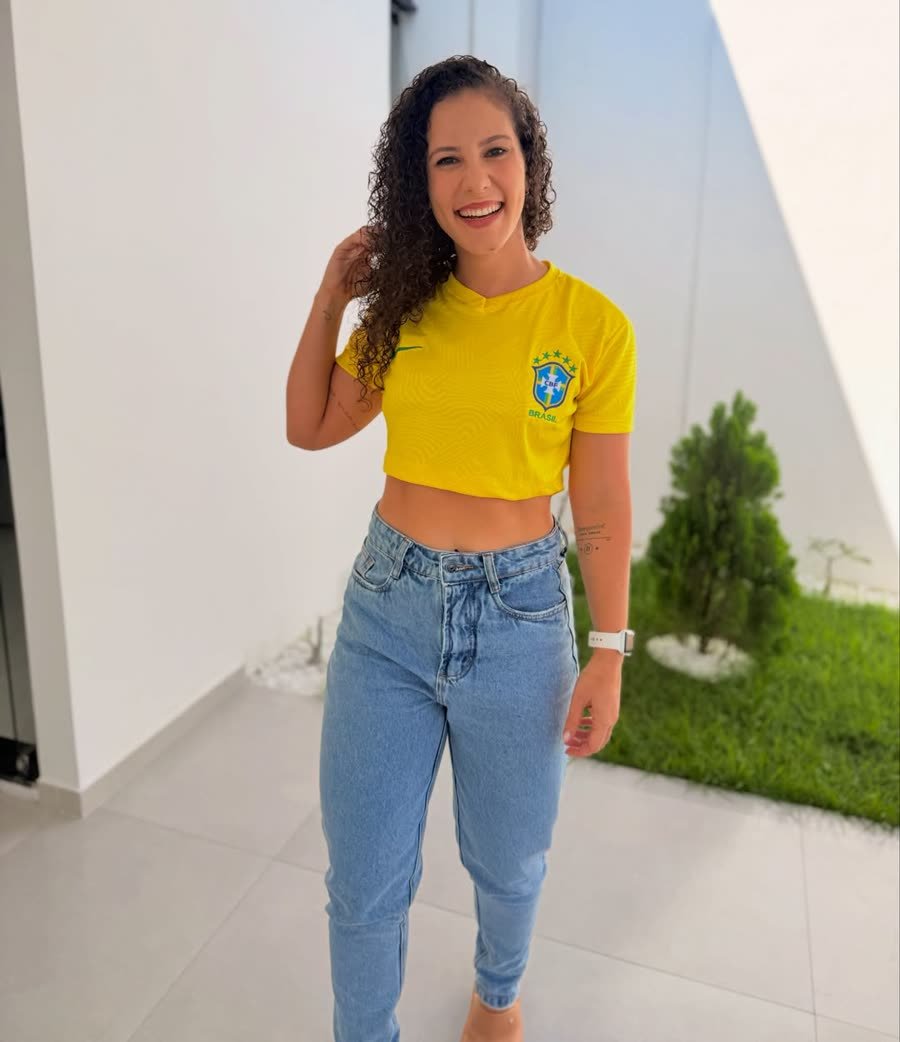 Cropped Amarelo Feminino Nacional 3D